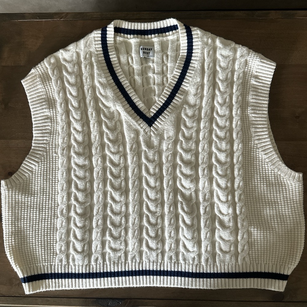 Aritzia Sunday Best Vest